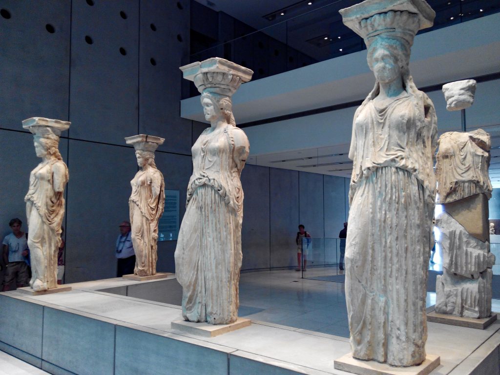 Qué ver en el Museo de la Acrópolis de Atenas - Cariátides