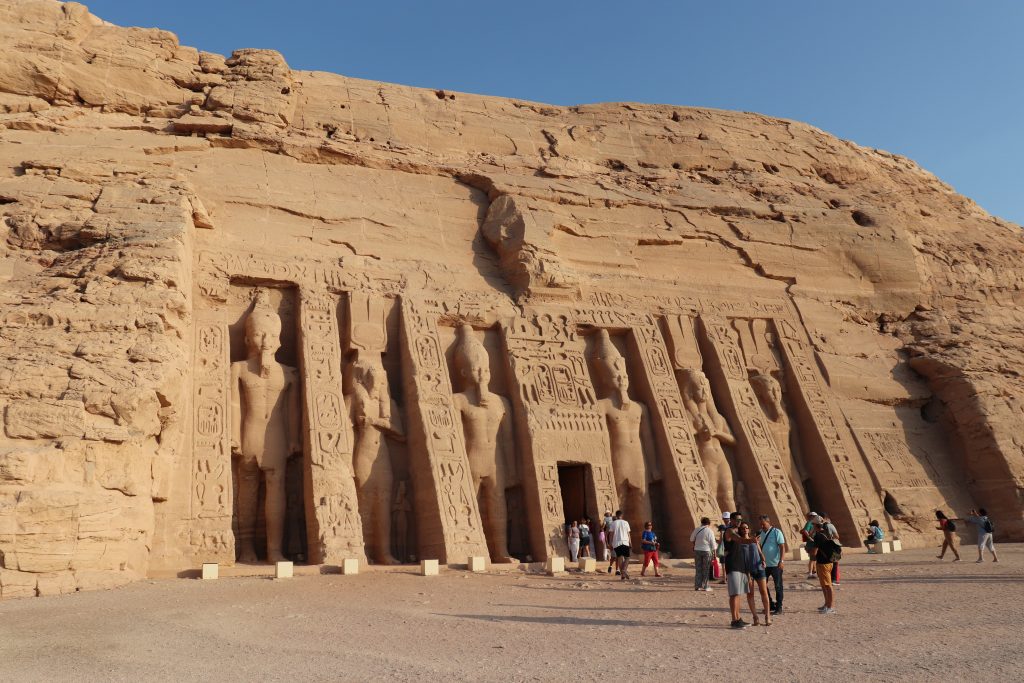 Qué ver en Abu Simbel - Templo de Hathor en Abu Simbel